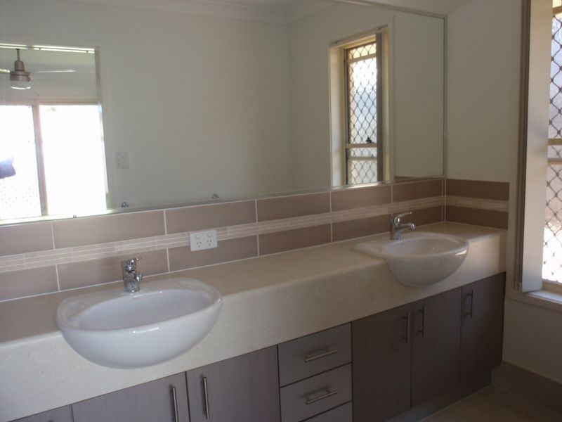 10 Stratus Street, Birkdale QLD 4159