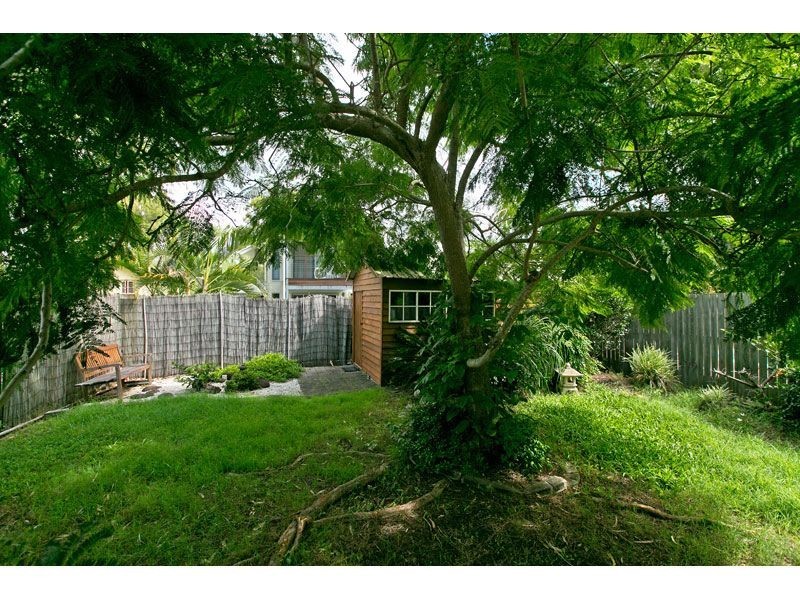 16 Mooroondu Road, Thorneside QLD 4158