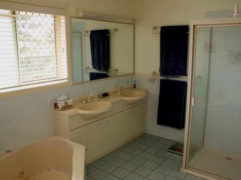 87 Creek Road, Birkdale QLD 4159