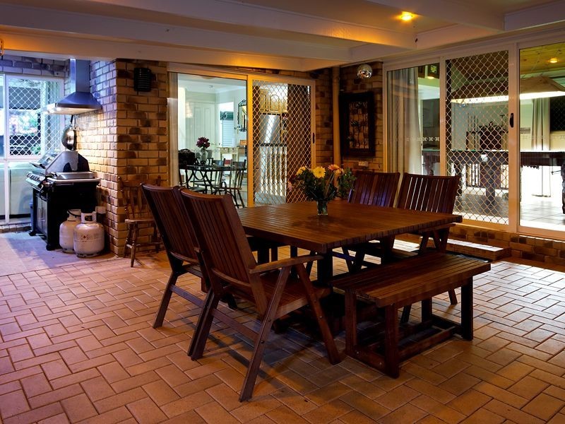 87 Creek Road, Birkdale QLD 4159