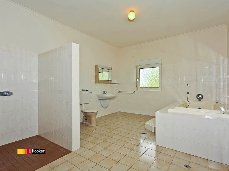 90 Main Rd, Wellington Point QLD 4160
