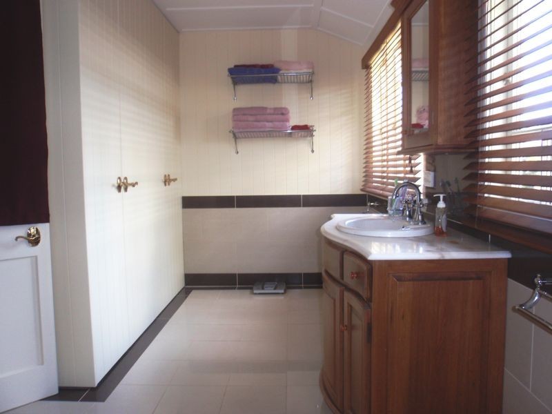 75 Main Rd, Wellington Point QLD 4160