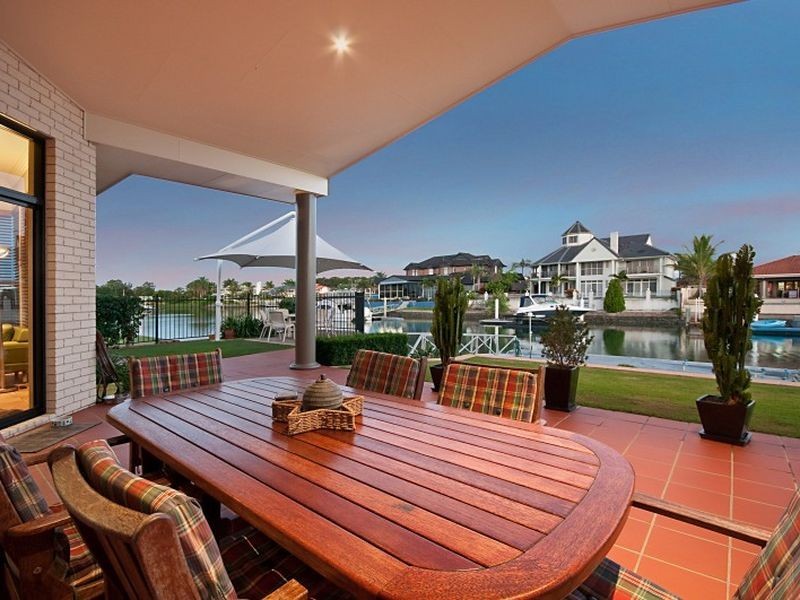 17 Mainsail Street, Birkdale QLD 4159