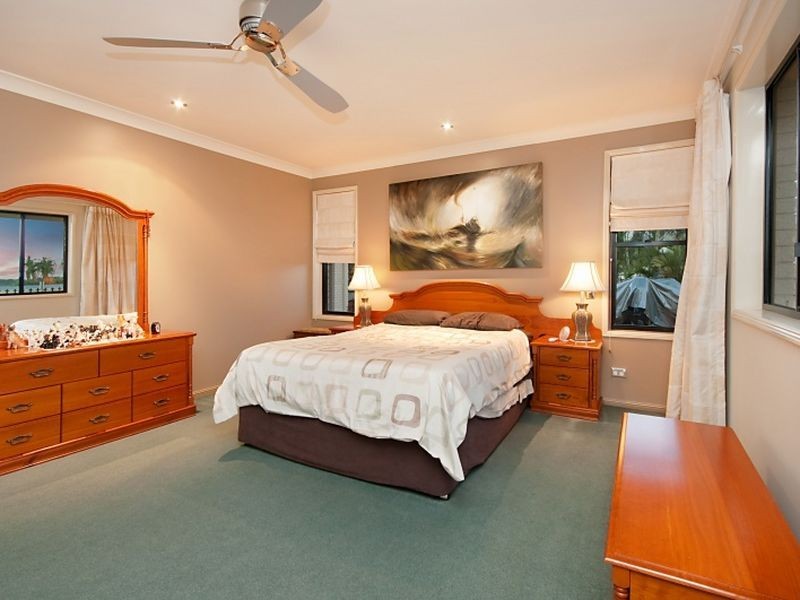 17 Mainsail Street, Birkdale QLD 4159