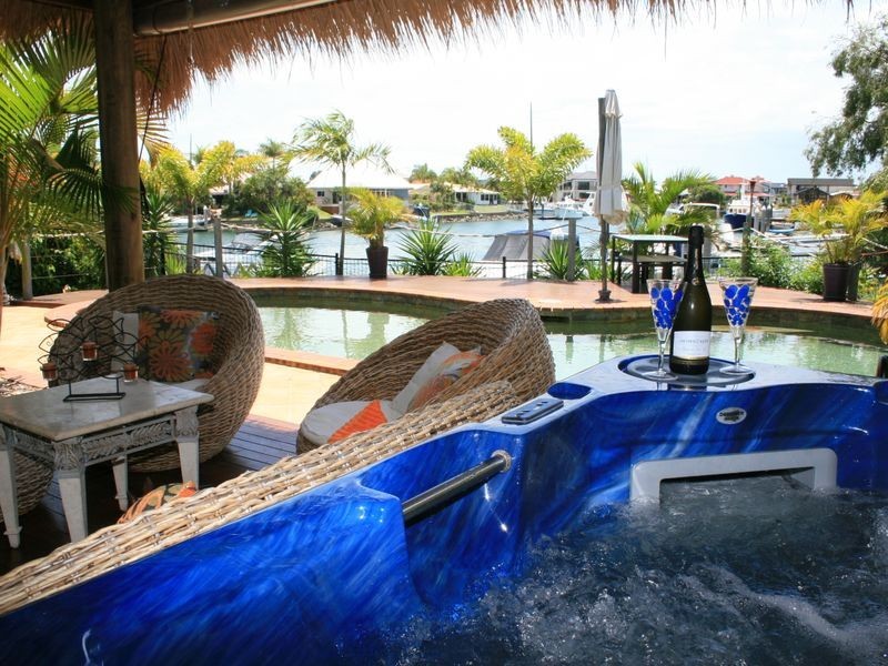 22 Compass Court, Raby Bay QLD 4163