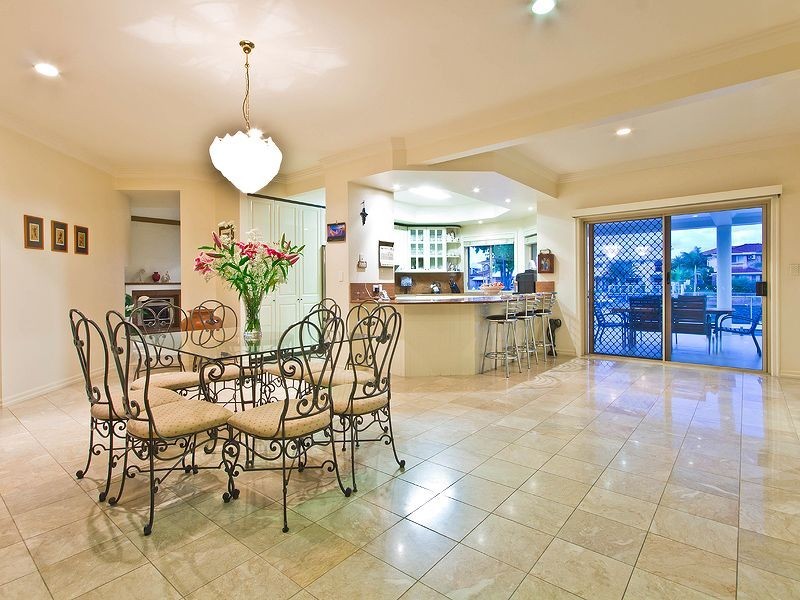 22 Downwind Ct, Birkdale QLD 4159