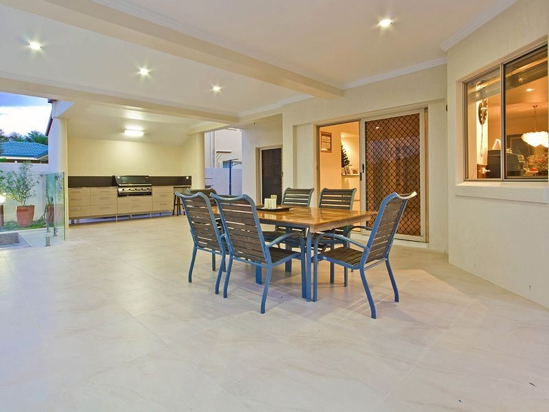 22 Downwind Ct, Birkdale QLD 4159