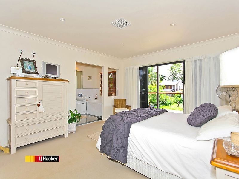 97 Thomas Street, Birkdale QLD 4159