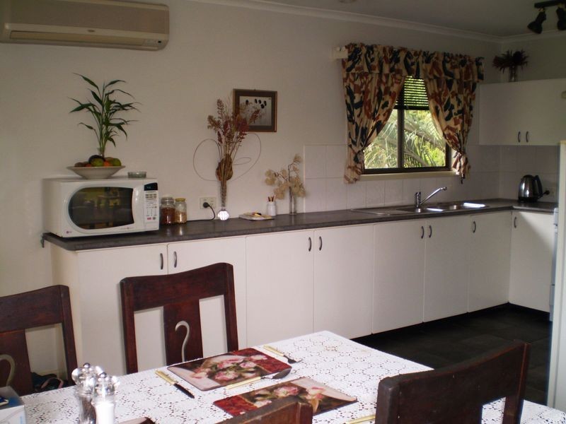 4 Boambillee St, Thorneside QLD 4158
