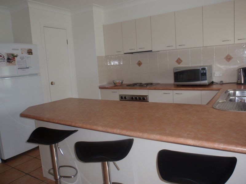 2/6 Walnut Court, Birkdale QLD 4159