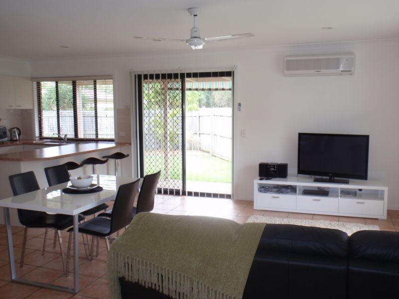 2/6 Walnut Court, Birkdale QLD 4159