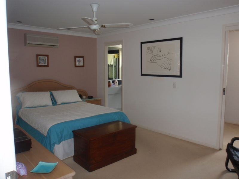 18 Kelso St, Wellington Point QLD 4160