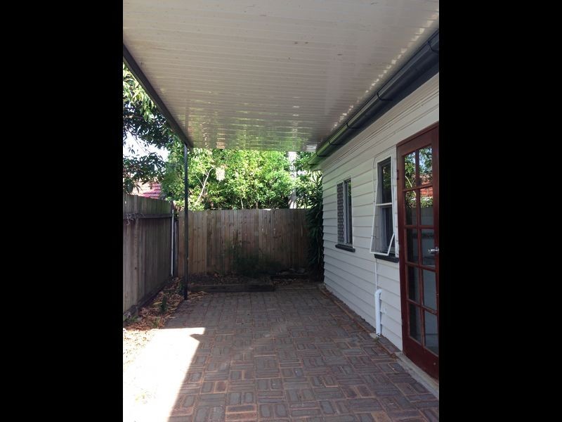 27 Strawberry Avenue, Manly West QLD 4179