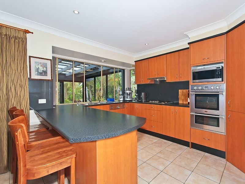 52 Whitehall Avenue, Birkdale QLD 4159