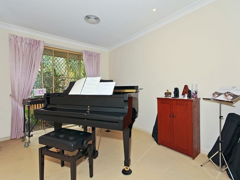 52 Whitehall Avenue, Birkdale QLD 4159