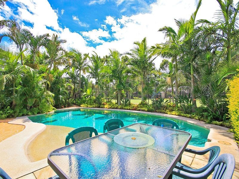 52 Whitehall Avenue, Birkdale QLD 4159