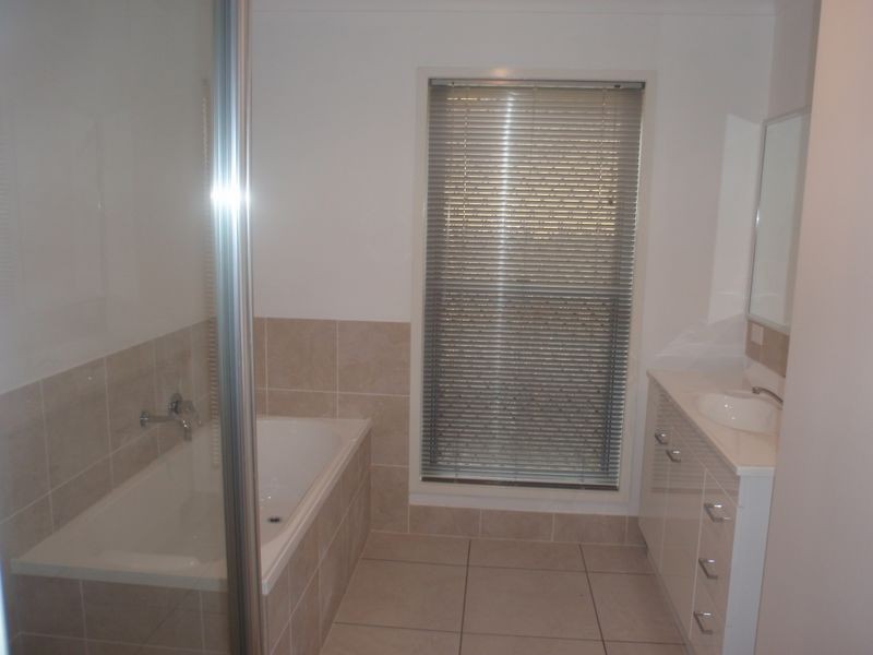 20 Hugh Street, Thorneside QLD 4158