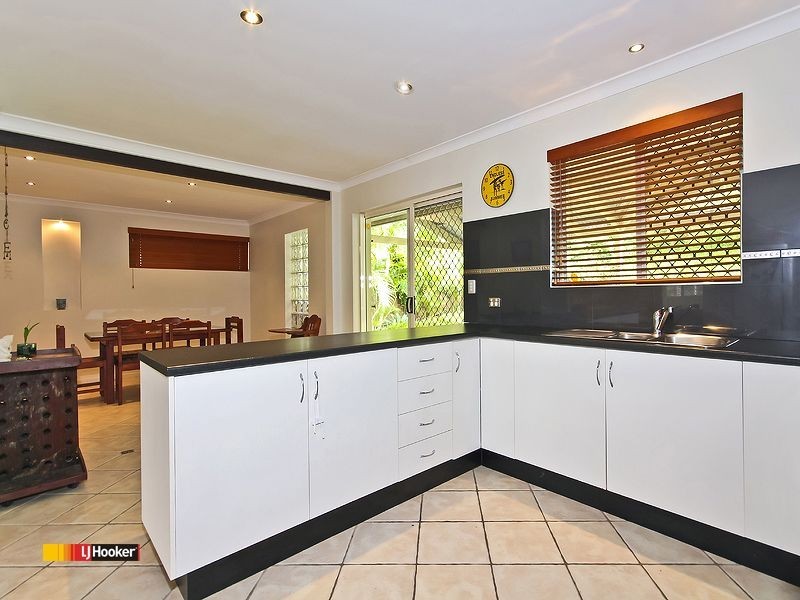 16 Ruth St, Birkdale QLD 4159