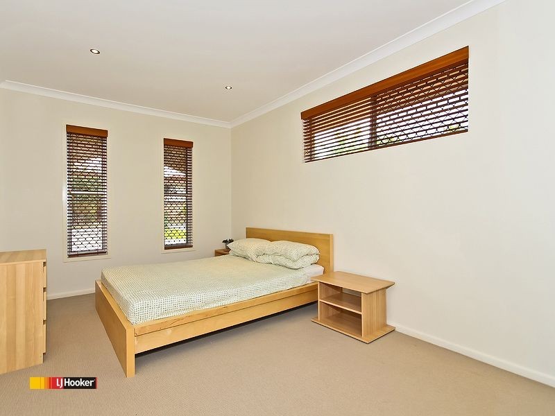 16 Ruth St, Birkdale QLD 4159