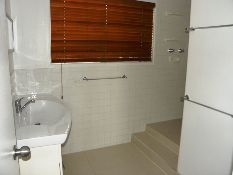 2/24 Thomas Street, Birkdale QLD 4159