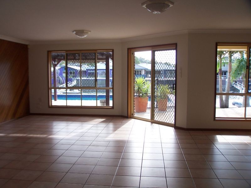 27 Downwind Court, Birkdale QLD 4159