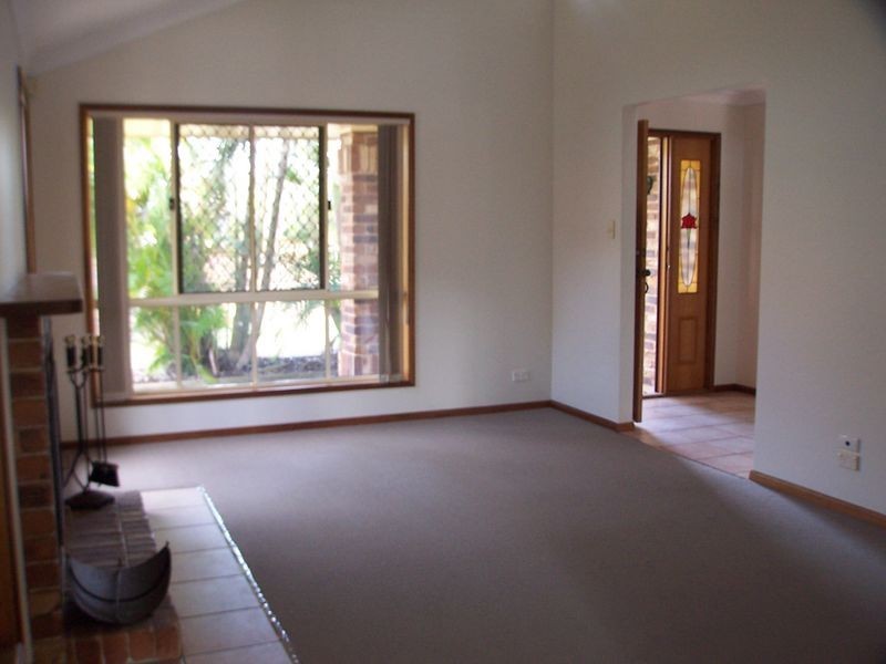 27 Downwind Court, Birkdale QLD 4159