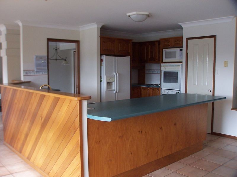 27 Downwind Court, Birkdale QLD 4159
