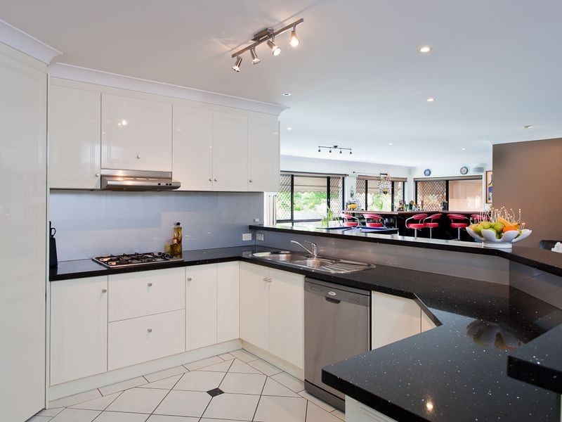 4 Mathison Court, Redland Bay QLD 4165