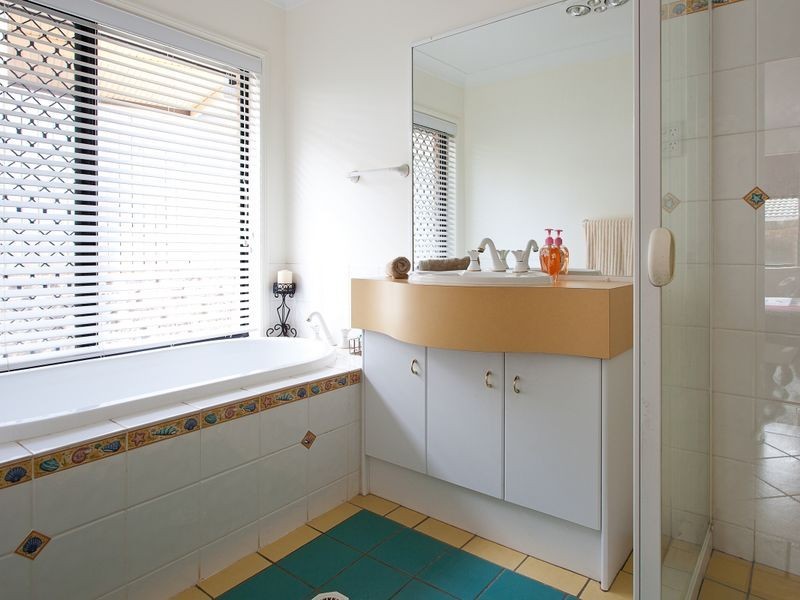 4 Mathison Court, Redland Bay QLD 4165