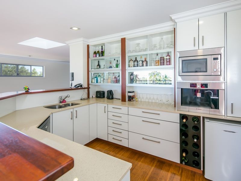 12 Wellesley St, Wellington Point QLD 4160