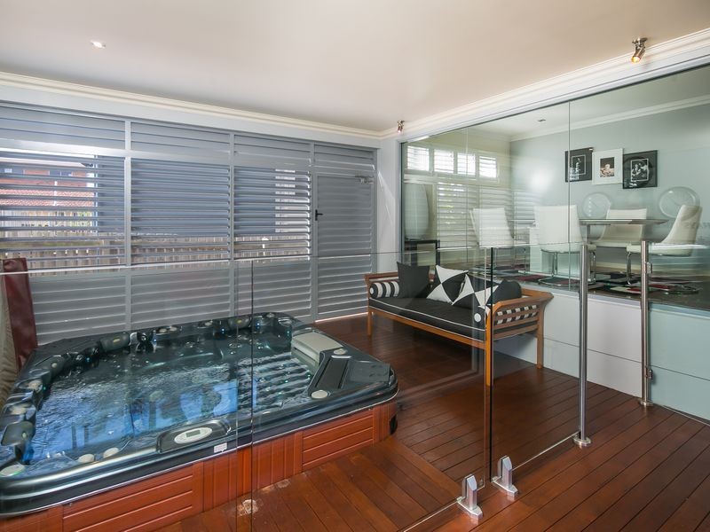 12 Wellesley St, Wellington Point QLD 4160