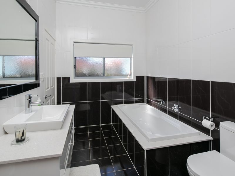 12 Wellesley St, Wellington Point QLD 4160