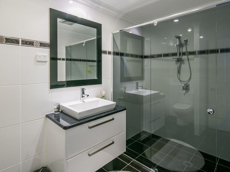 12 Wellesley St, Wellington Point QLD 4160