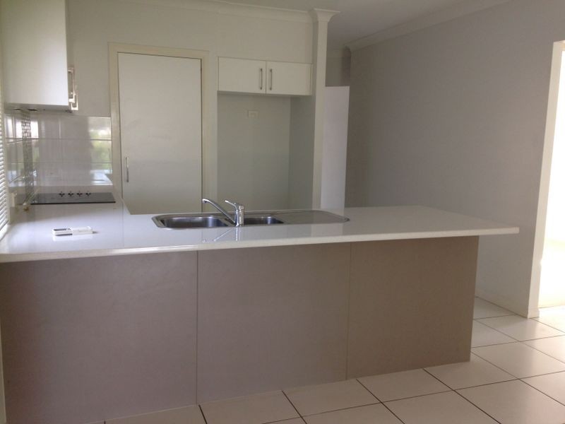 2/34 Birdwood Road, Birkdale QLD 4159