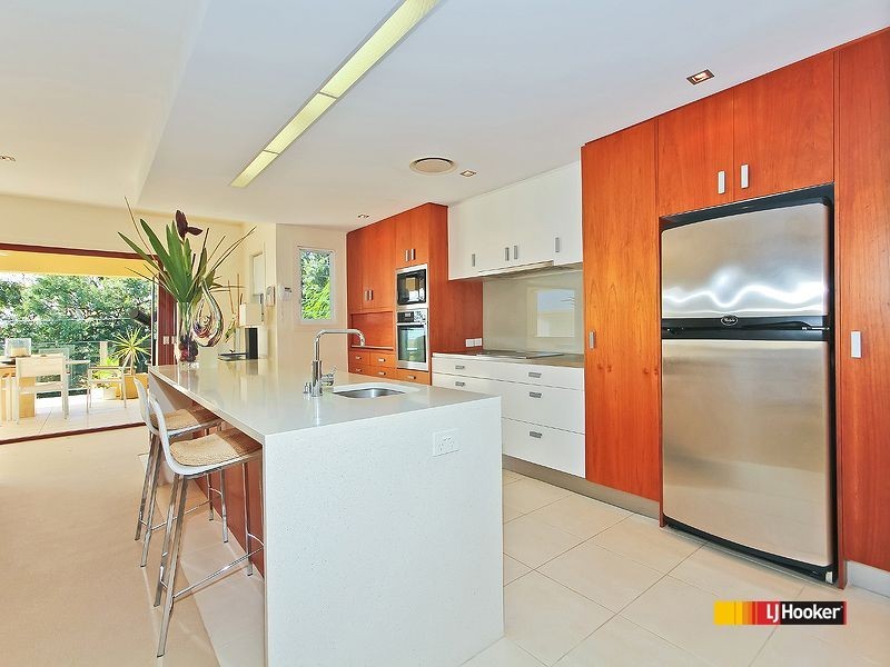 16 Esplanade, Wellington Point QLD 4160