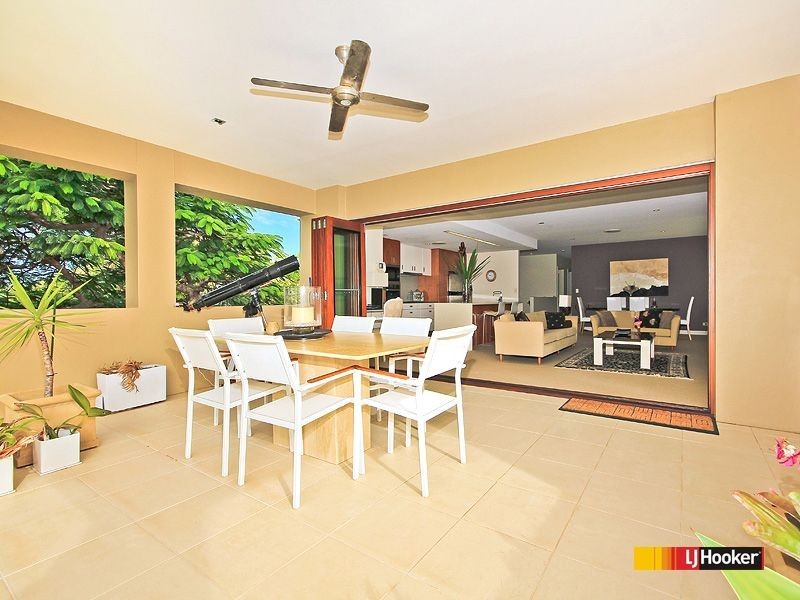 16 Esplanade, Wellington Point QLD 4160