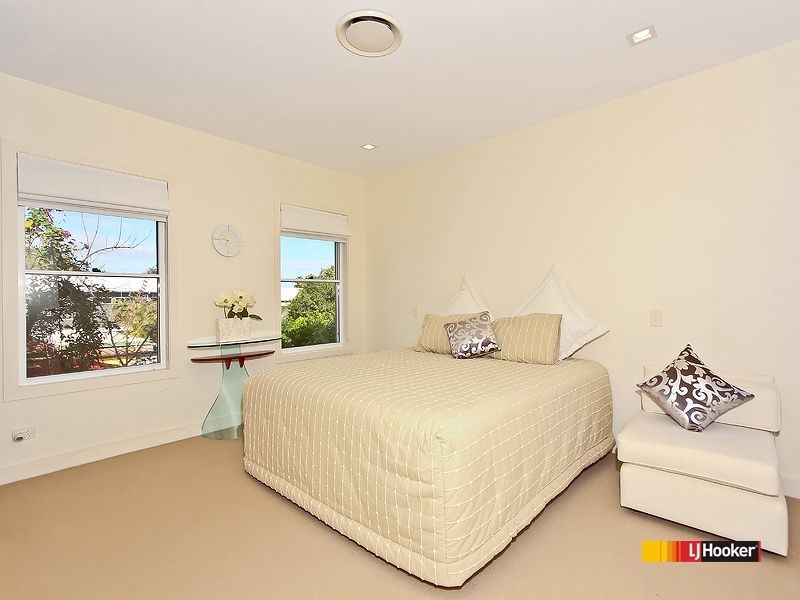16 Esplanade, Wellington Point QLD 4160