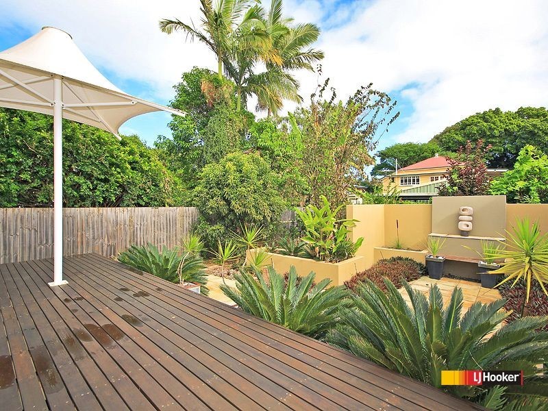 16 Esplanade, Wellington Point QLD 4160