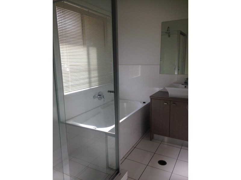 2/34 Birdwood Road, Birkdale QLD 4159