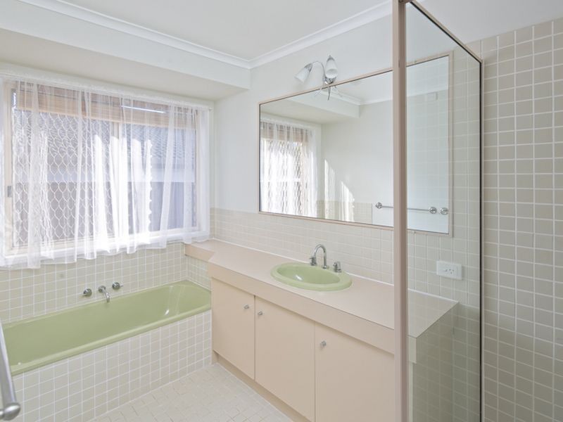 18 Cronin Drive, Wellington Point QLD 4160