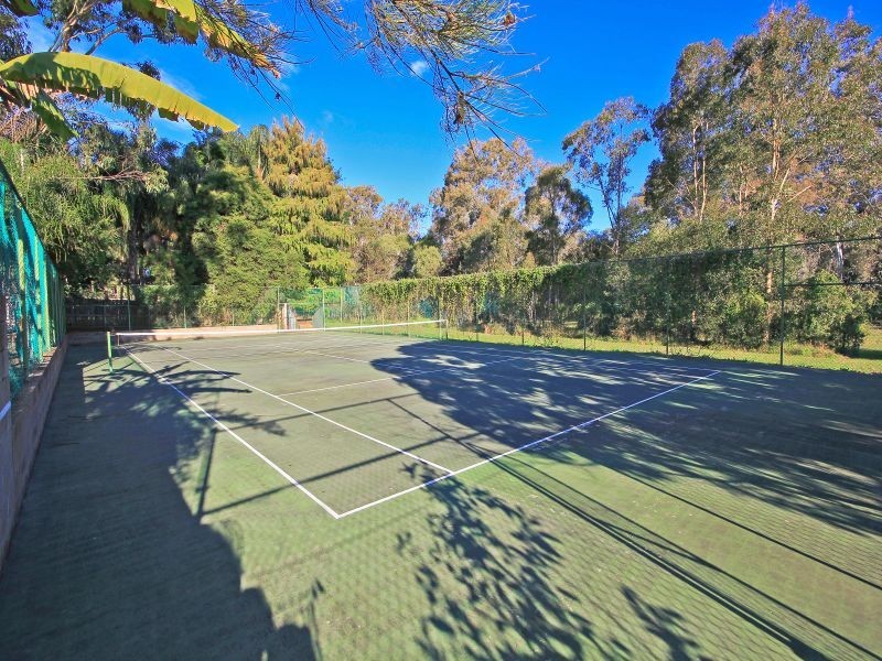 24-26 Creek Rd, Birkdale QLD 4159