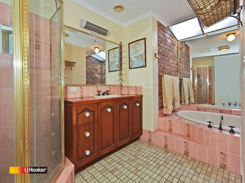 24-26 Creek Rd, Birkdale QLD 4159