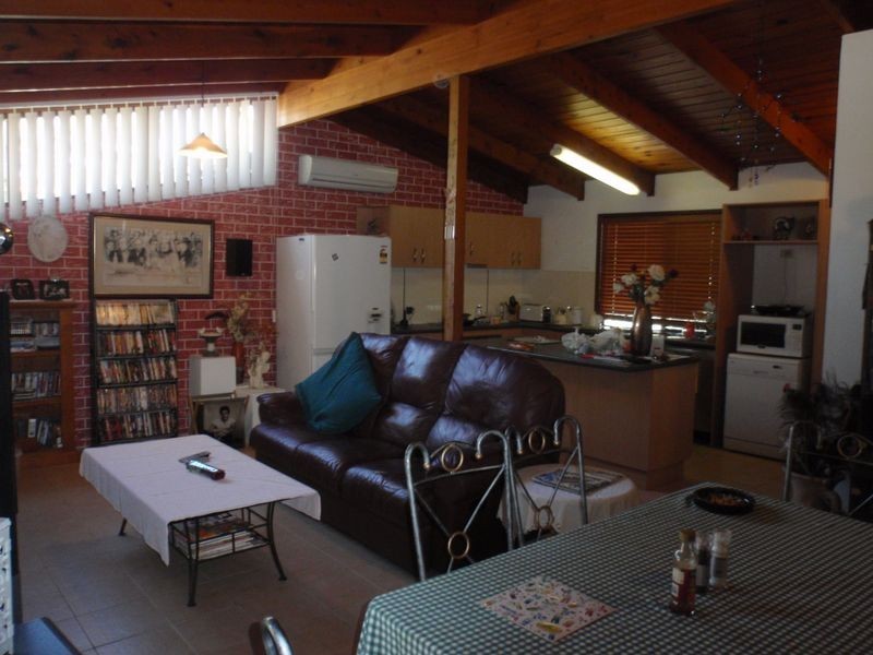 1 Boambillee St, Thorneside QLD 4158
