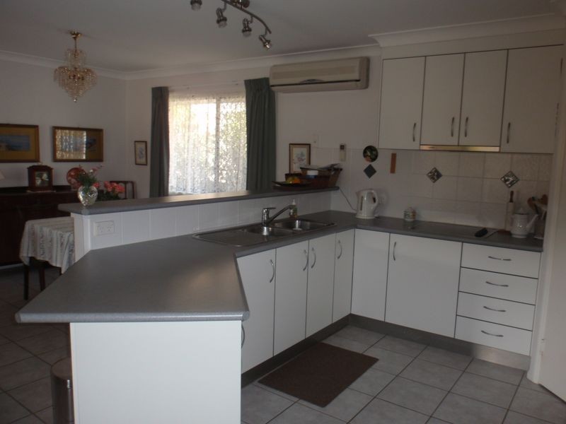 2 Sailfish Court, Birkdale QLD 4159