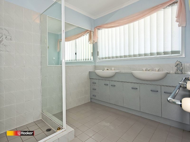 62 Whitehall Avenue, Birkdale QLD 4159