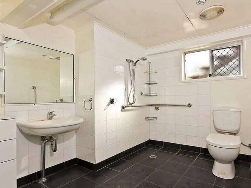 4-6 Thomas Street, Birkdale QLD 4159