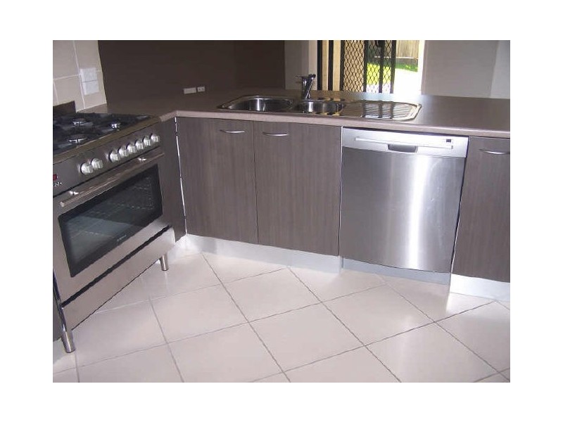 15 Rymera Cres, Gumdale QLD 4154