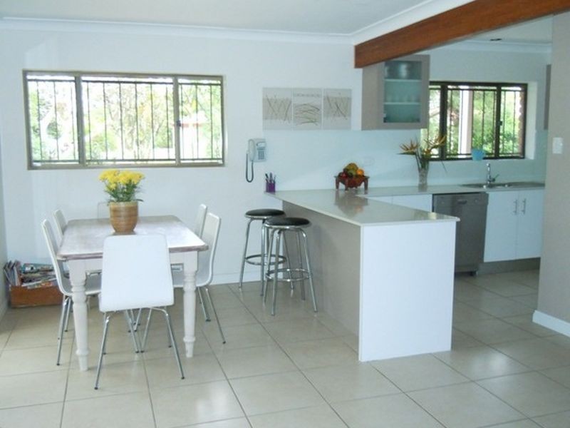 23 Catherine St, Birkdale QLD 4159