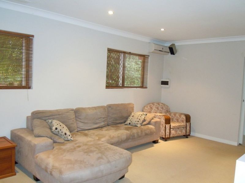 23 Catherine St, Birkdale QLD 4159