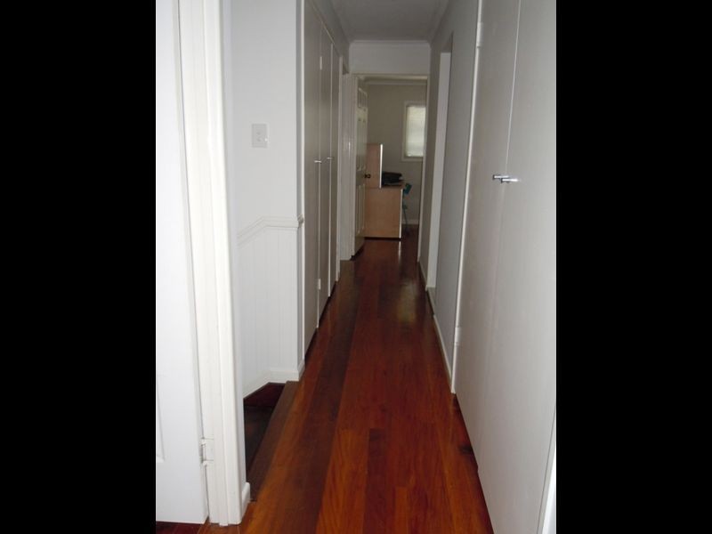 23 Catherine St, Birkdale QLD 4159